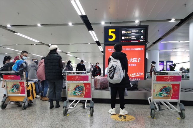 海口機場手推車廣告投放，海口美蘭機場行李推車貼廣告價格