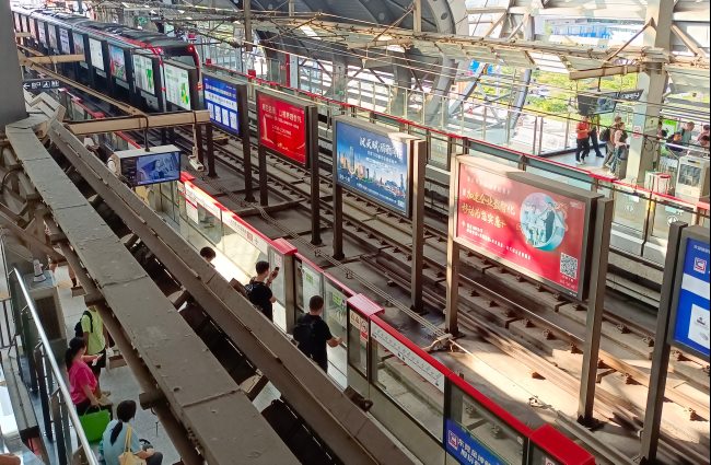 東莞地鐵2號線虎門站廣告投放，東莞地鐵軌道燈箱廣告價格