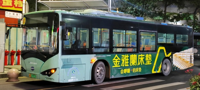 深圳公交車身全包車廣告投放，深圳公交車巴士外車貼廣告價(jià)格