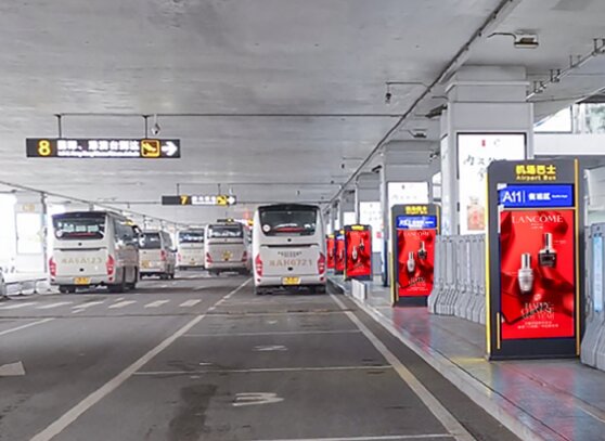 第一戶外傳媒-長沙黃花機場-T1/T2航站樓到達車道LED屏