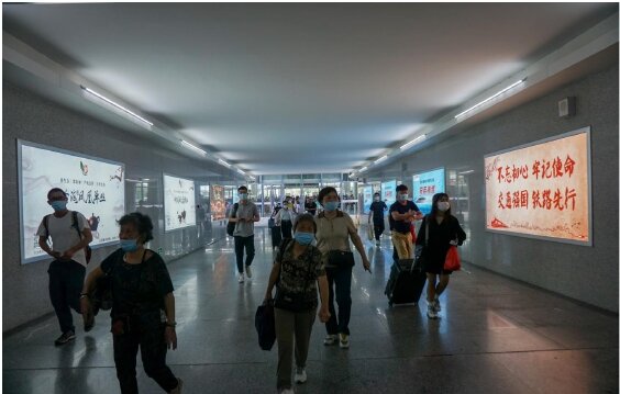 第一戶外傳媒-惠陽站-1F進(jìn)站通道墻體燈箱 