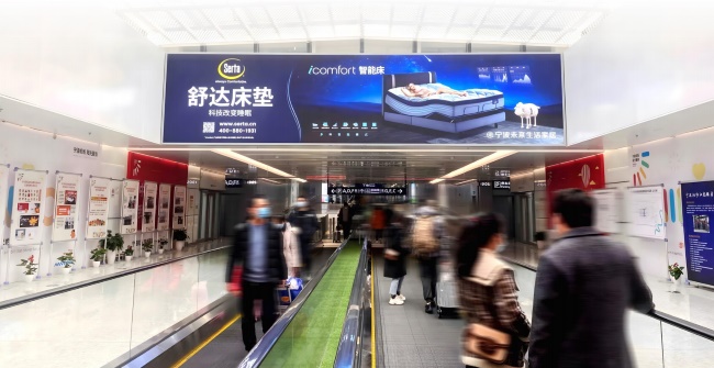 寧波機場GTC通廊頂部燈箱廣告投放，寧波櫟社機場大屏廣告