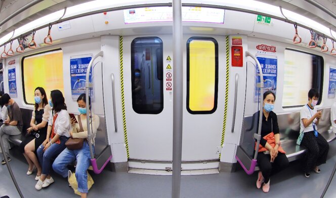 第一戶外傳媒-成都地鐵車廂廣告