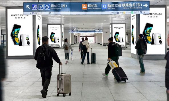 第一戶外傳媒-溫州南站進出站口包柱燈箱 第一戶外傳媒-溫州南站進出站口包柱燈箱