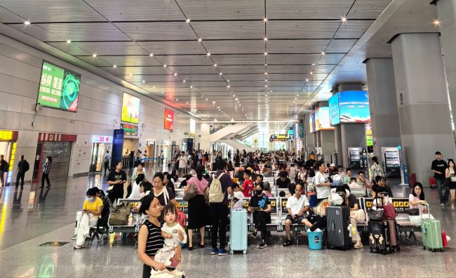 佛山西站候車大廳檢票口上方廣告，佛山西高鐵站大屏廣告價格