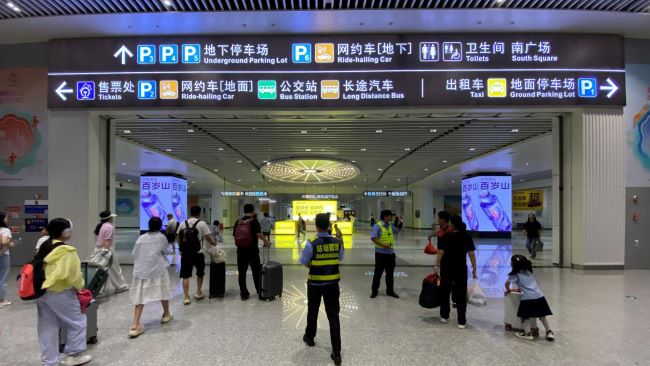 惠州北站出站廣場包柱LED廣告投放，惠州北高鐵站大屏廣告價格