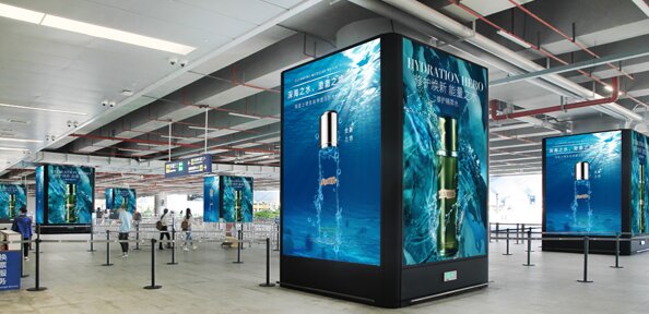 第一戶外傳媒-港珠澳大橋珠海公路口岸-出境候車區戶外包柱燈箱 第一戶外傳媒-港珠澳大橋珠海公路口岸-出境候車區戶外包柱燈箱
