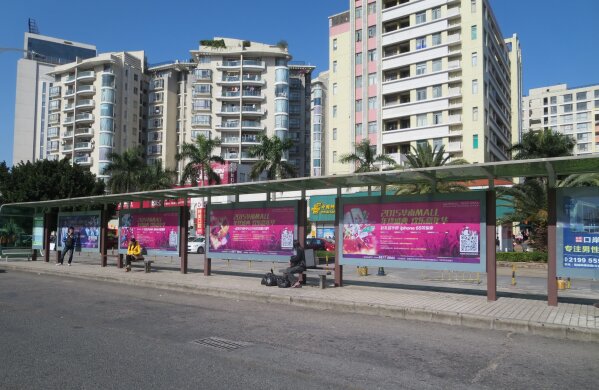 東莞公交候車亭廣告價格多少錢？東莞公交站臺廣告燈箱尺寸？