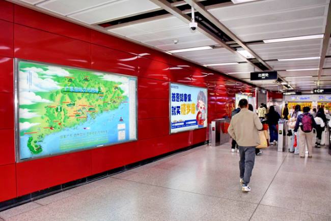  百塊燈箱矩陣聯動，在廣州地鐵引爆品牌的規模化曝光