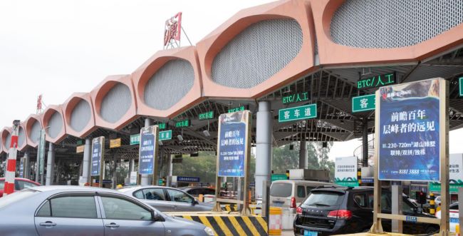 深圳梅觀高速觀瀾收費站LED大屏廣告的客流覆蓋解析