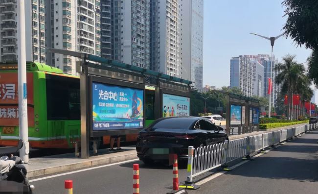 解析南寧公交候車亭廣告對日常通勤人群的穩定覆蓋價值