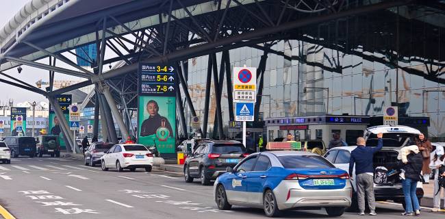 濟南機場出發樞紐關鍵節點的戶外大型廣告位優勢解讀