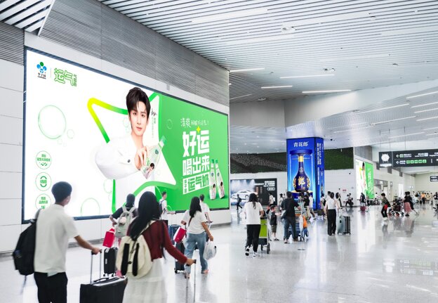 第一戶外傳媒廣州白云機場行李提取LED屏廣告