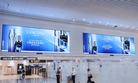 第一戶外傳媒-廣州白云機場-T2國際安檢區頭頂地標燈箱