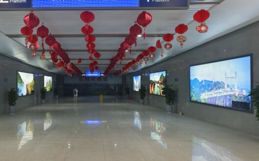 第一戶外傳媒-松陽站-進出站通道墻面燈箱 第一戶外傳媒-松陽站-進出站通道墻面燈箱