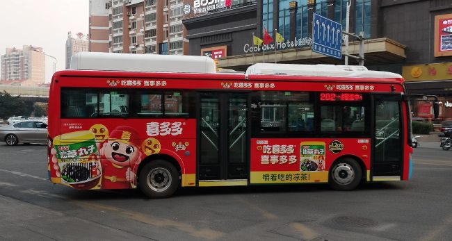 泉州公交202路連接兩大樞紐的廣告動(dòng)線(xiàn)分析