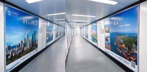 第一戶外傳媒-舟山普陀山機場-國內出發(fā)廊橋墻貼、看板 