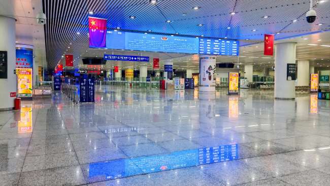 連接香港樞紐：深圳福田站候車大廳 LED 廣告核心價值解析