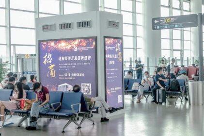 第一戶外傳媒-南通興東機場候機廳包柱燈箱