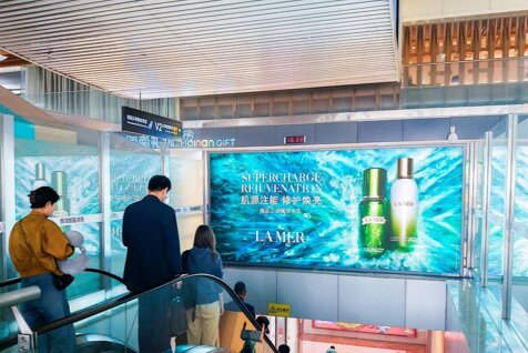 第一戶外傳媒-三亞鳳凰機場T1國內到達行李廳梯楣燈箱