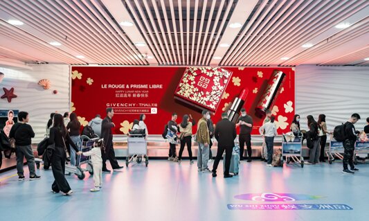 第一戶外傳媒-三亞鳳凰機場T1國內到達行李廳背墻墻體燈箱