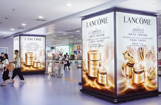 第一戶外傳媒-三亞鳳凰機場T1國內到達行李廳包柱燈箱