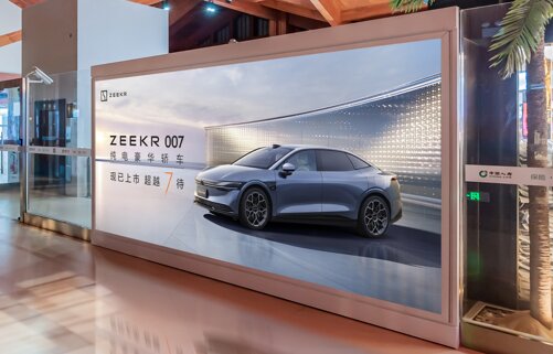 第一戶外傳媒-三亞鳳凰機場T1西擴國內到達通廊雙面燈箱