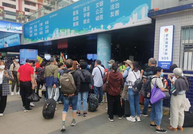 第一戶外傳媒-深圳羅湖口岸出入口燈箱廣告 第一戶外傳媒-深圳羅湖口岸出入口燈箱廣告