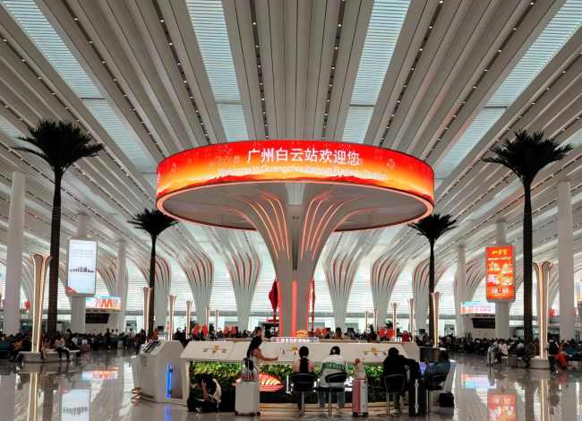 第一戶外傳媒-廣州白云站立柱燈箱廣告