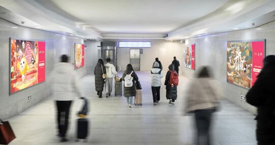 第一戶外傳媒-海寧西站進出站通道墻面燈箱 第一戶外傳媒-海寧西站進出站通道墻面燈箱