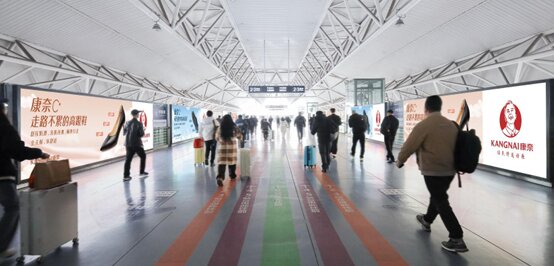 第一戶外傳媒-嘉興南站二層出發廊橋燈箱 第一戶外傳媒-嘉興南站二層出發廊橋燈箱