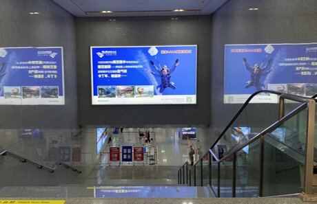 第一戶外傳媒-建德站出站廳門楣燈箱
