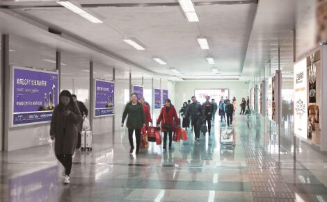 第一戶外傳媒-溫嶺站出站通道兩側墻面燈箱