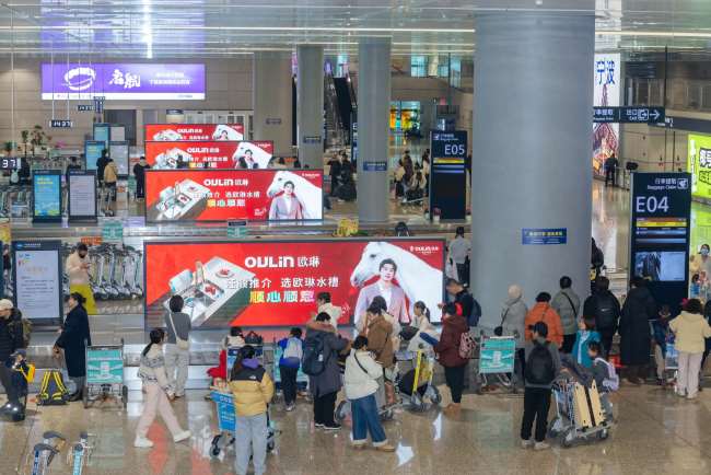 家鄉冠軍代言上線寧波機場大屏，櫟社機場制造業廣告案例