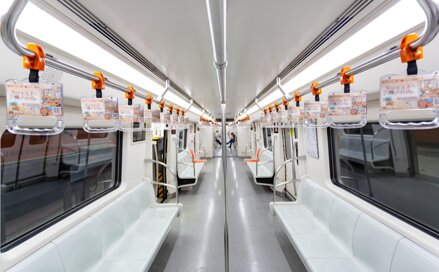 深圳第一戶外傳媒有限公司-天津地鐵列車拉手廣告