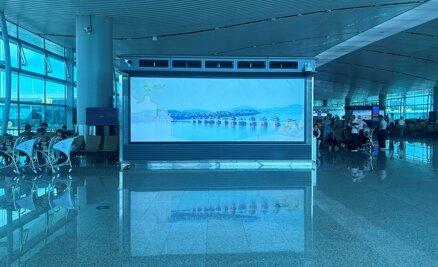 深圳第一戶外傳媒有限公司-揭陽潮汕機場T2航站樓候機廳指廊左右兩側燈箱