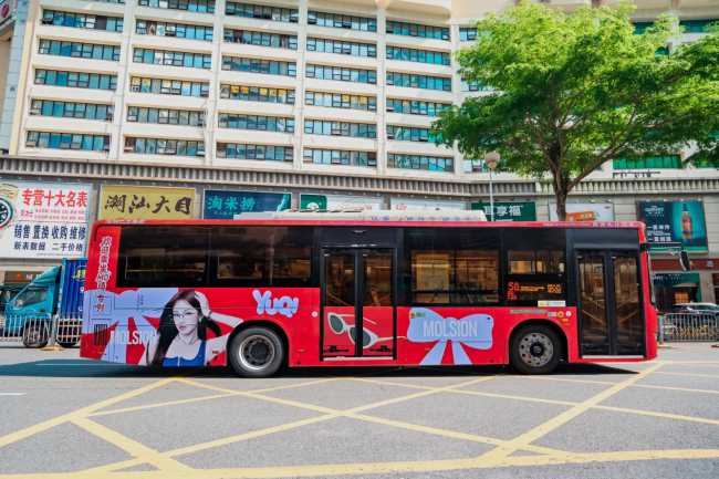 深圳公交58路運(yùn)行中